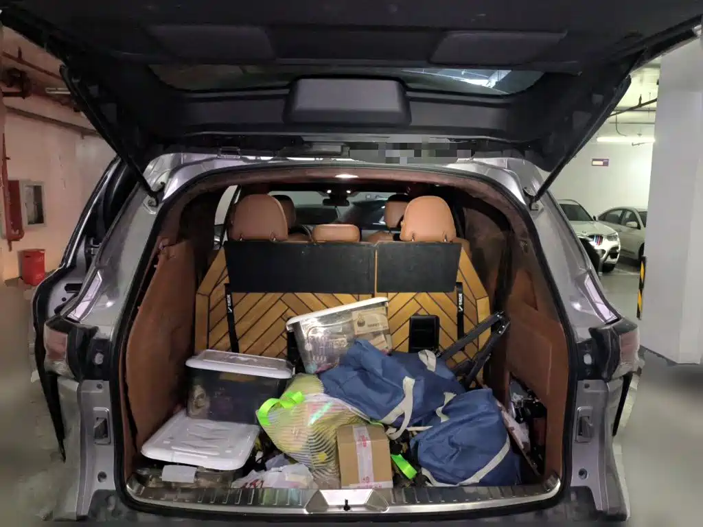 Photo 20 - Toyota Sienna