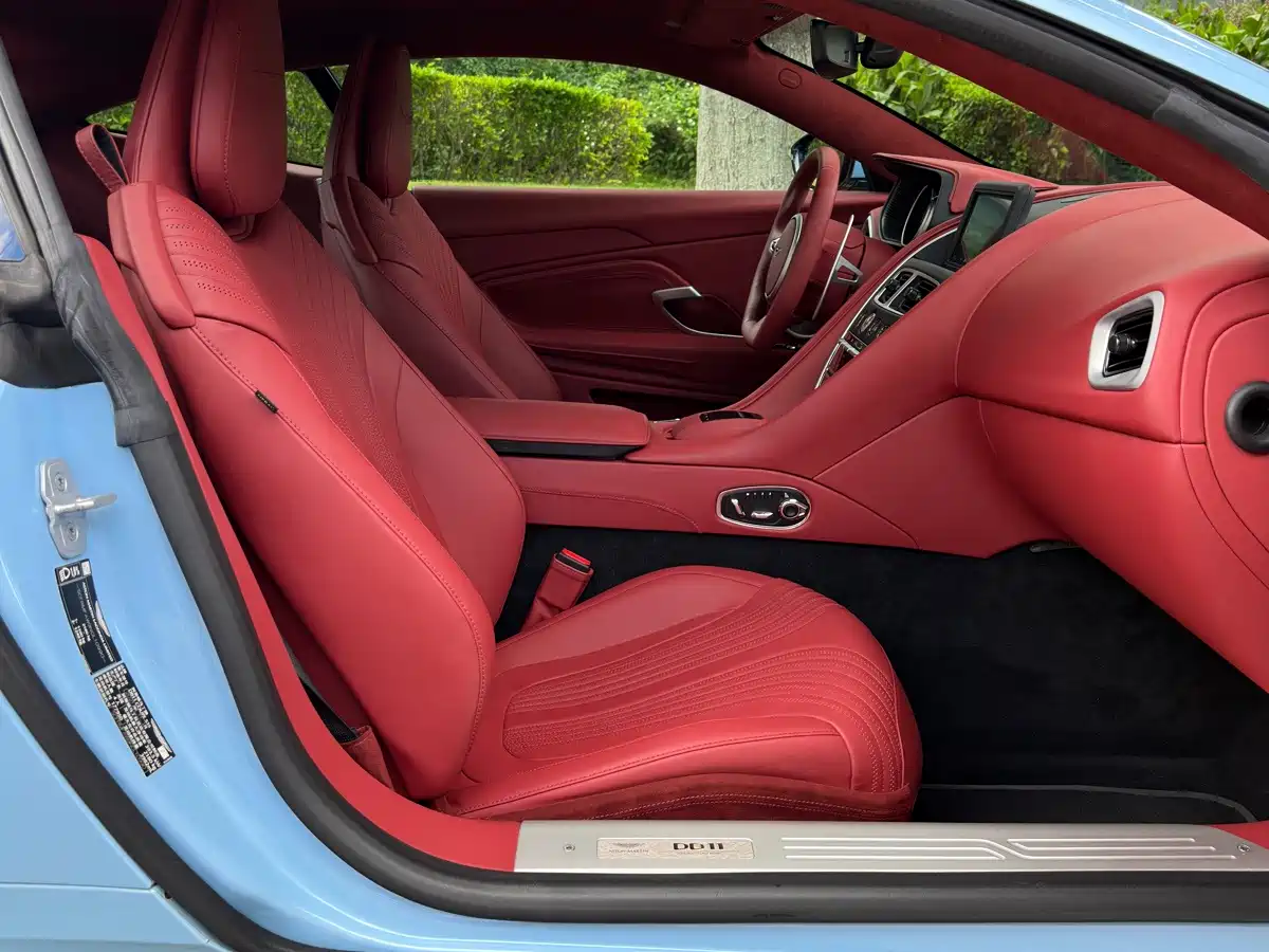 Aston Martin DB11 2022 2022 4.0T V8 Coupe