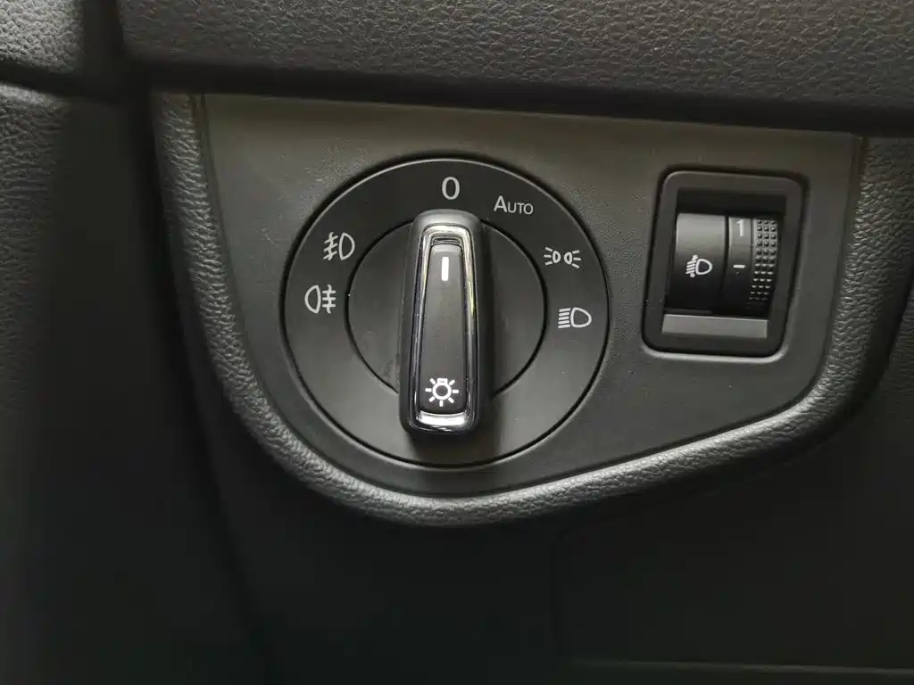 Фото 21 - Volkswagen Polo