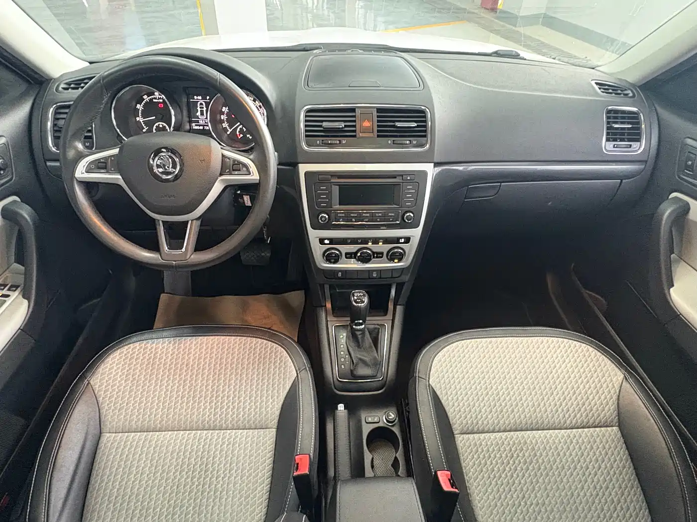 Škoda Yeti 2016 1.4TSI DSG Pioneer Edition фото 11