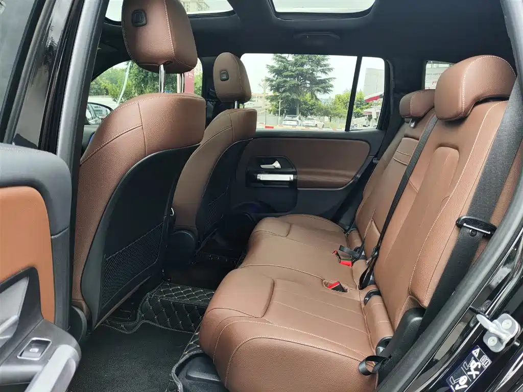 MERCEDES-BENZ GLB