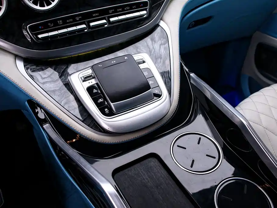 Mercedes-Benz Vito 2023 2.0T Business 7-Seater фото 9