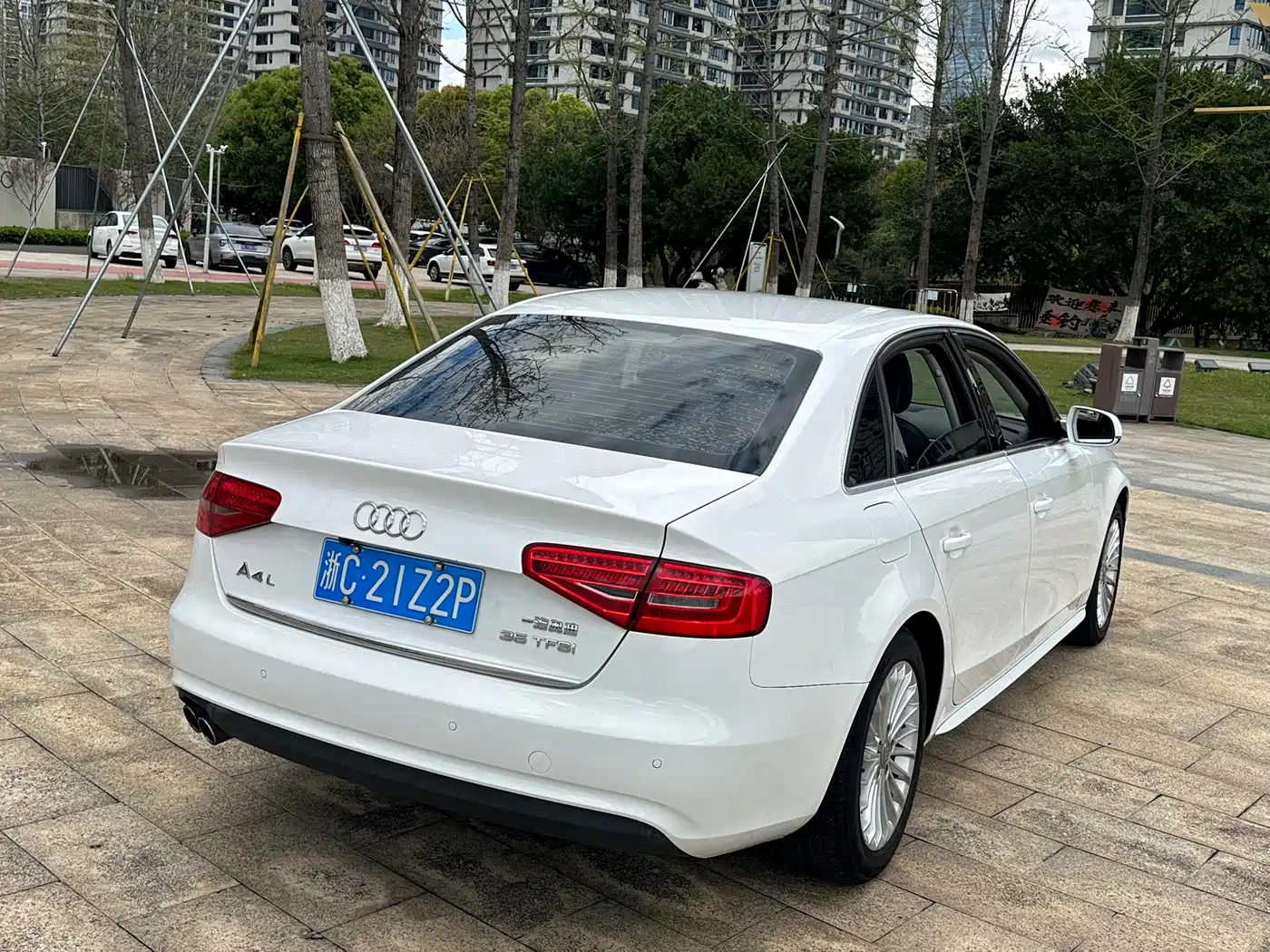 Audi A4L 2015 35 TFSI Auto Comfort фото 5