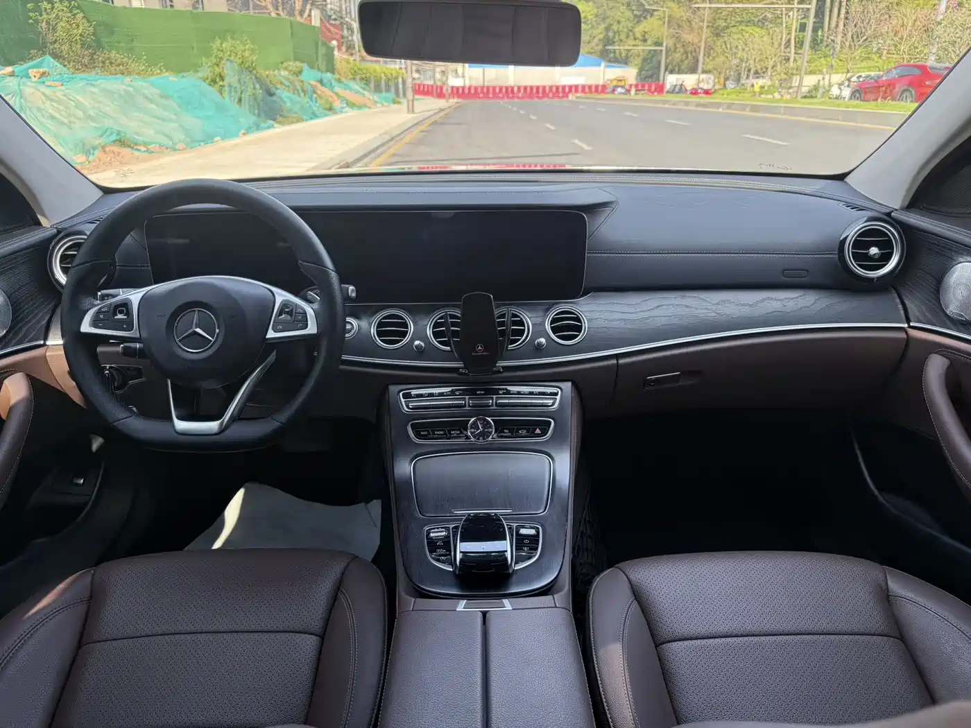Mercedes-Benz E-Class 2016 E 300 L Sport Fashion Type фото 5