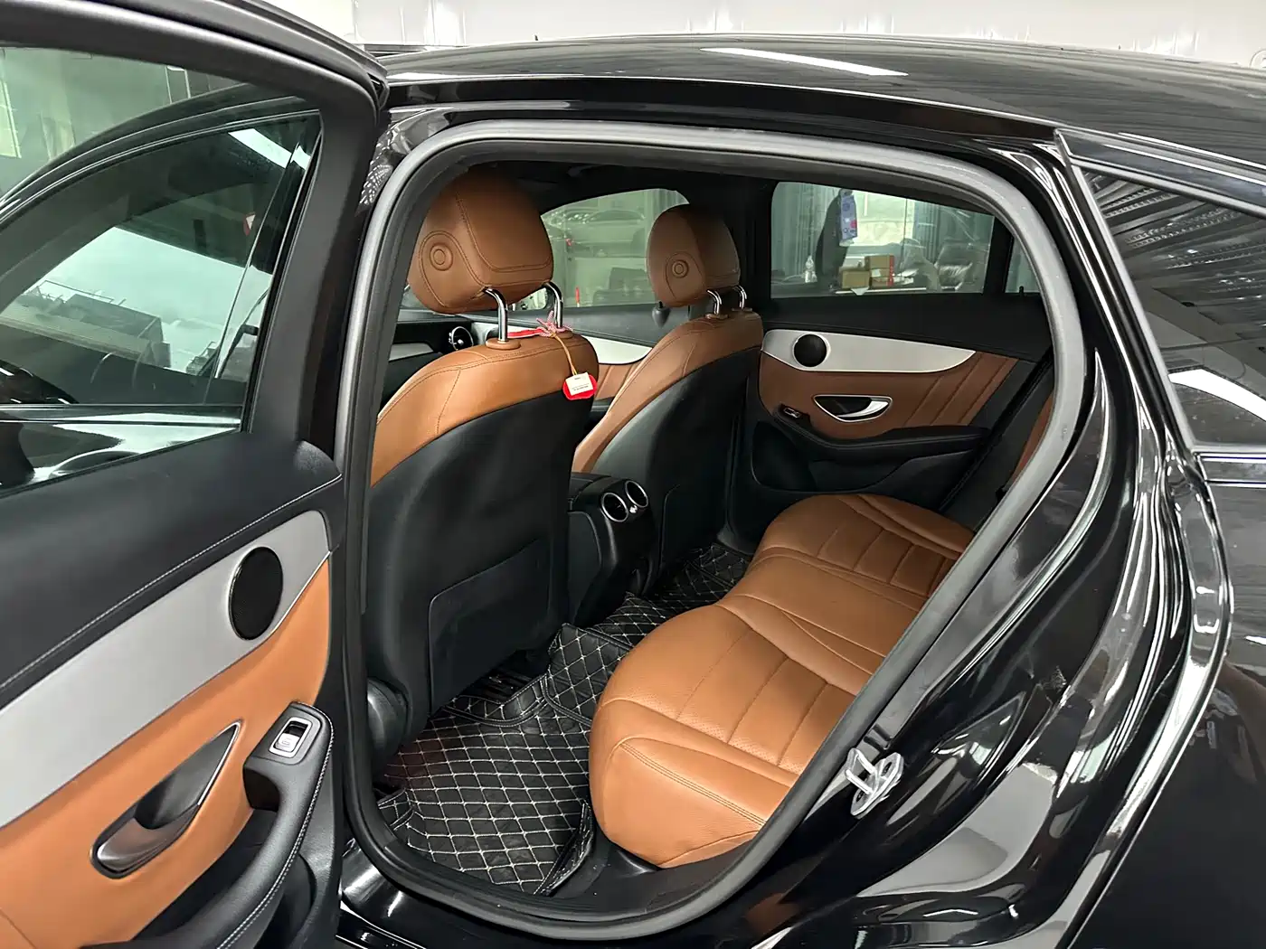 Mercedes-Benz GLC Coupe 2022 GLC 260 4MATIC Coupe SUV фото 5