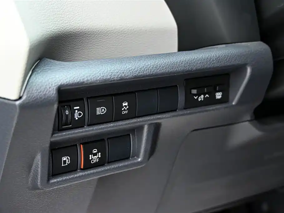Toyota Sienna 2026 2.5L Hybrid FWD Luxury Edition фото 24