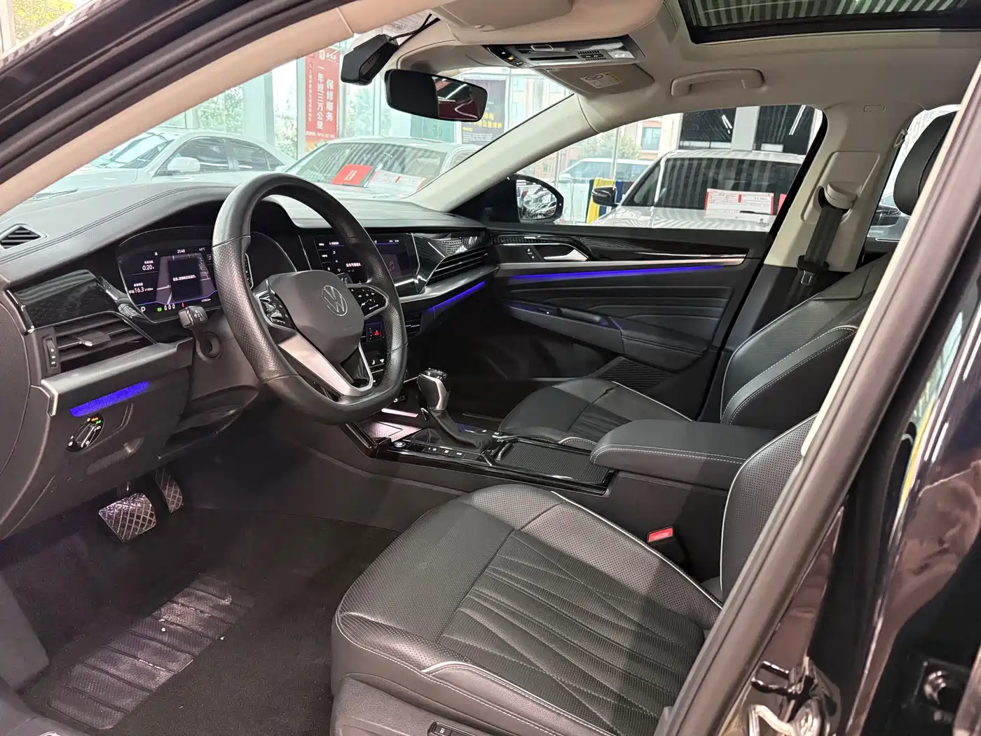 Volkswagen Passat 2023 330TSI Starlight Luxury Edition фото 8
