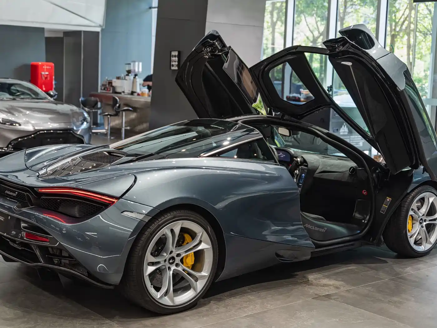 McLaren 720S 2019 4.0T Coupe фото 6