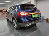Photo 5 - Lincoln MKX