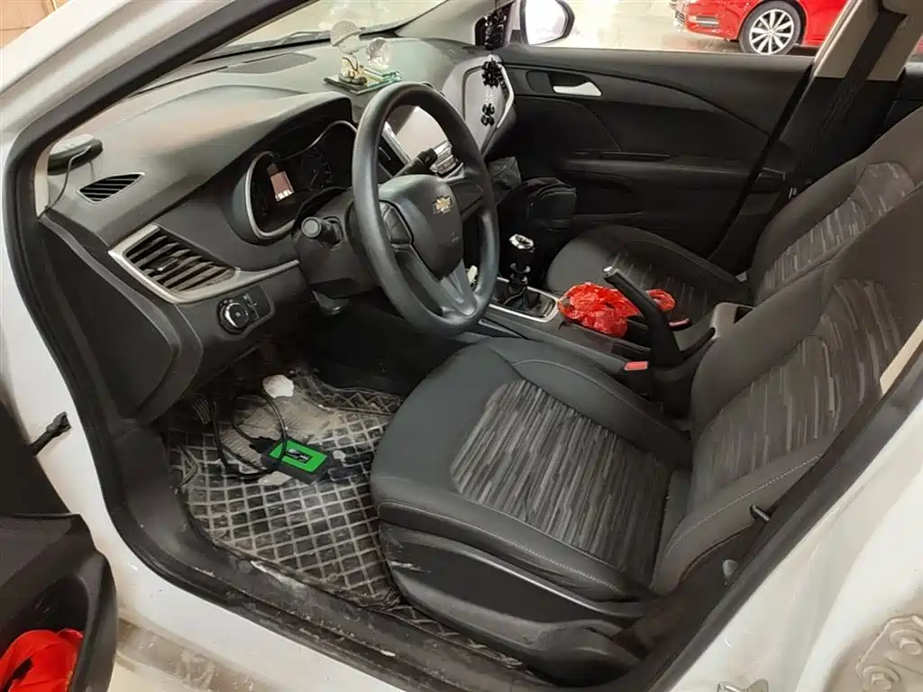 Chevrolet Cavalier 2016 1.5L Manual Enjoyment Edition фото 16