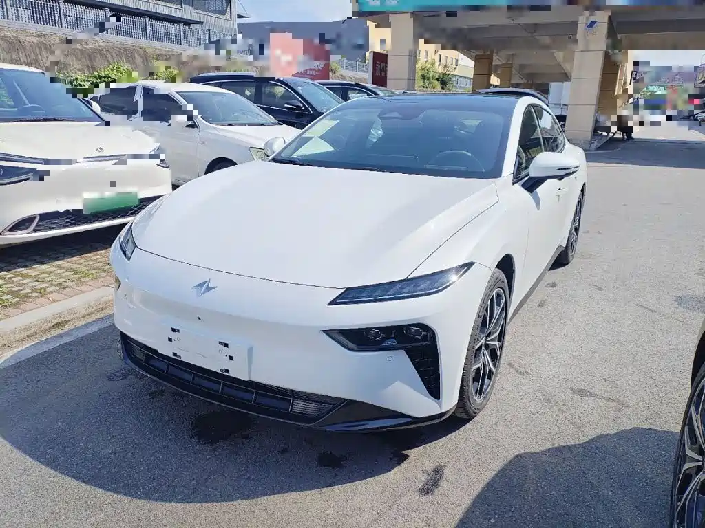 Dongfeng Yipai eπ007 2026 2025 EREV 230Pro Cruise Edition