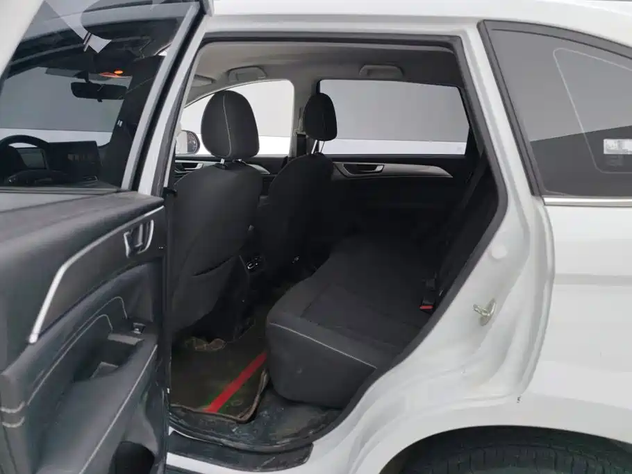 Photo 11 - Haval M6