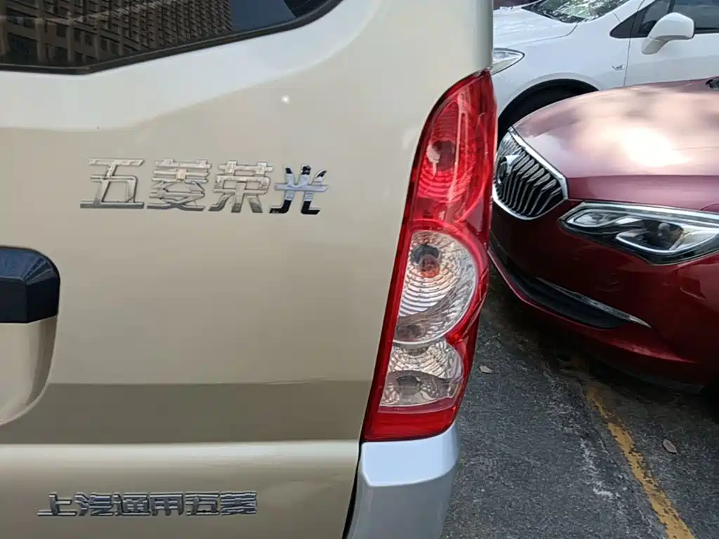 Wuling Motors Wuling Rongguang 2014 2012 1.2L Extended Base Model LJY