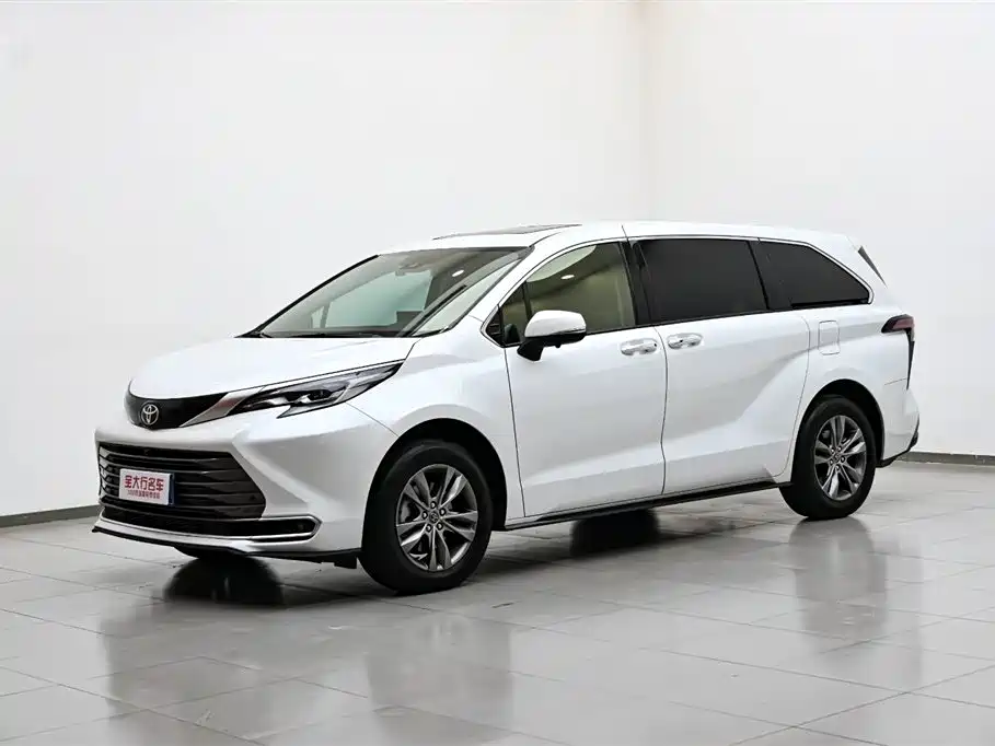 Toyota Sienna 2026 2.5L Hybrid FWD Luxury Edition фото 2