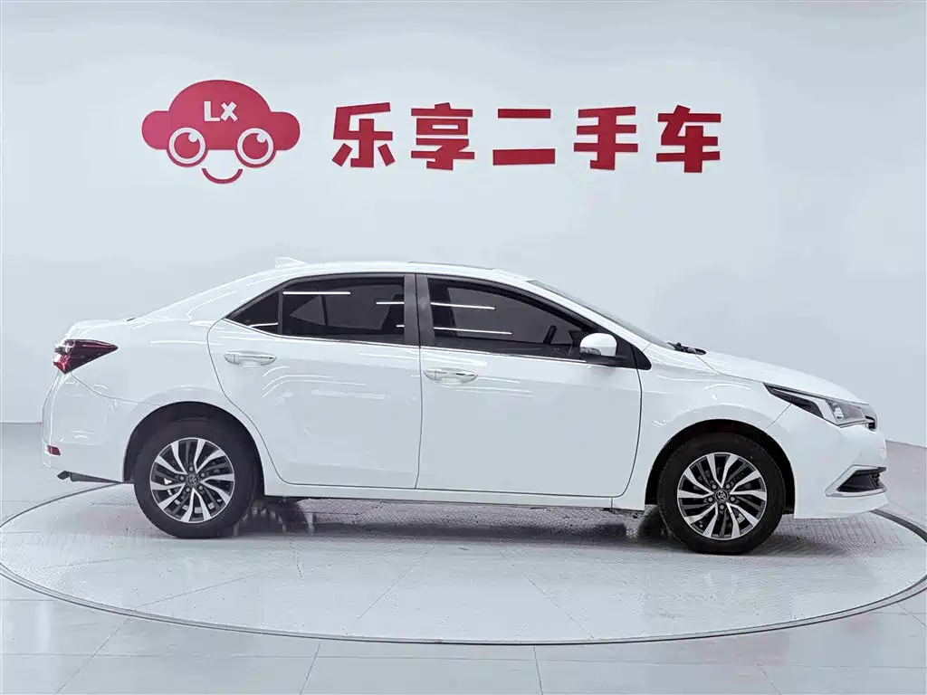 Toyota Corolla 2017 Facelift Hybrid 1.8L E-CVT Leading Edition фото 6