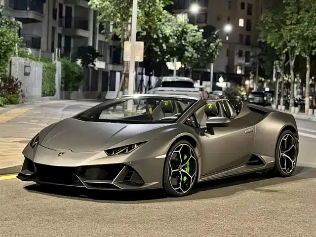 LAMBORGHINI HURACÁN