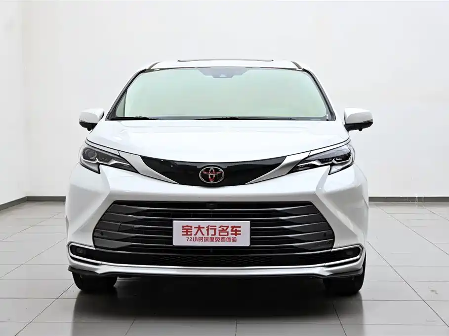 Toyota Sienna 2026 2.5L Hybrid FWD Luxury Edition фото 3