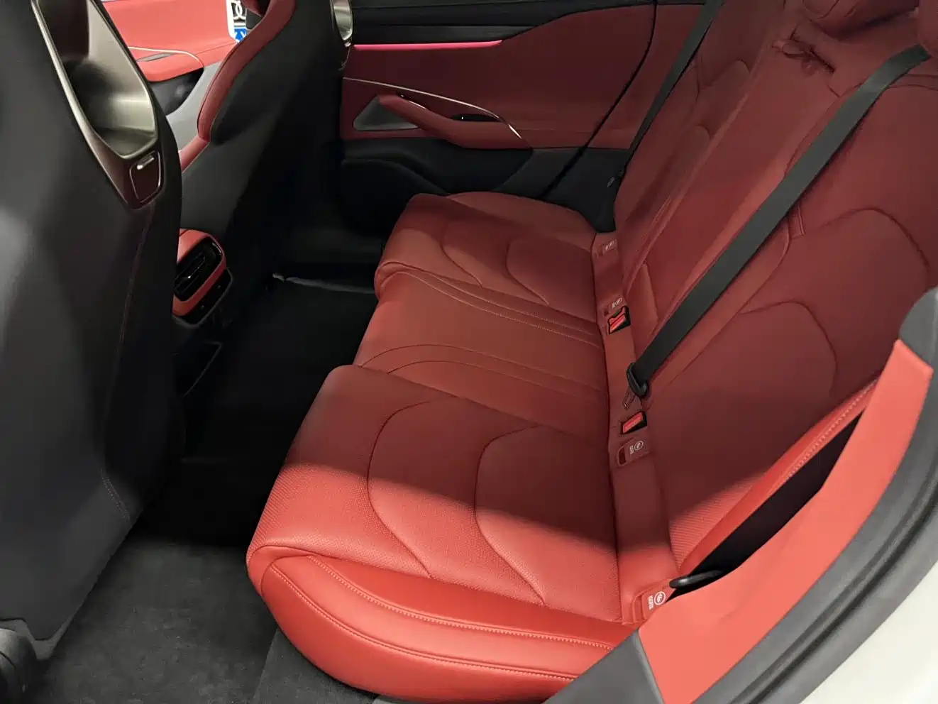Xiaomi Auto Xiaomi SU7 2024 AWD Extended Range Advanced Smart Driving Max Edition фото 6