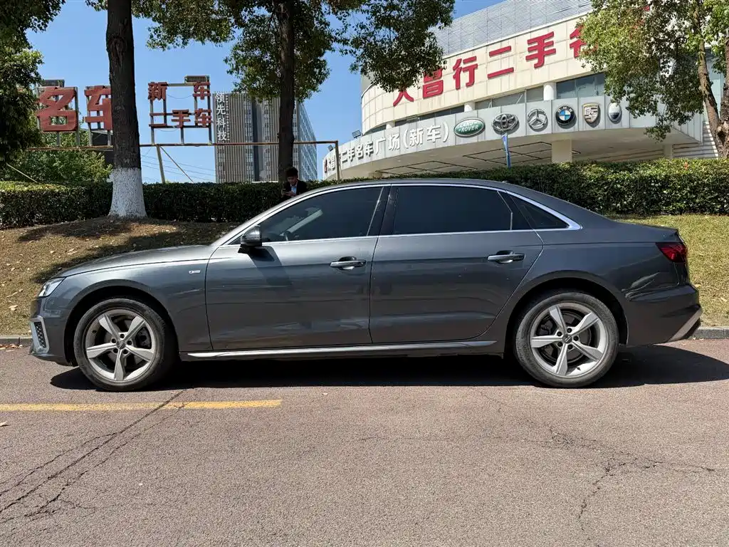 AUDI A4L