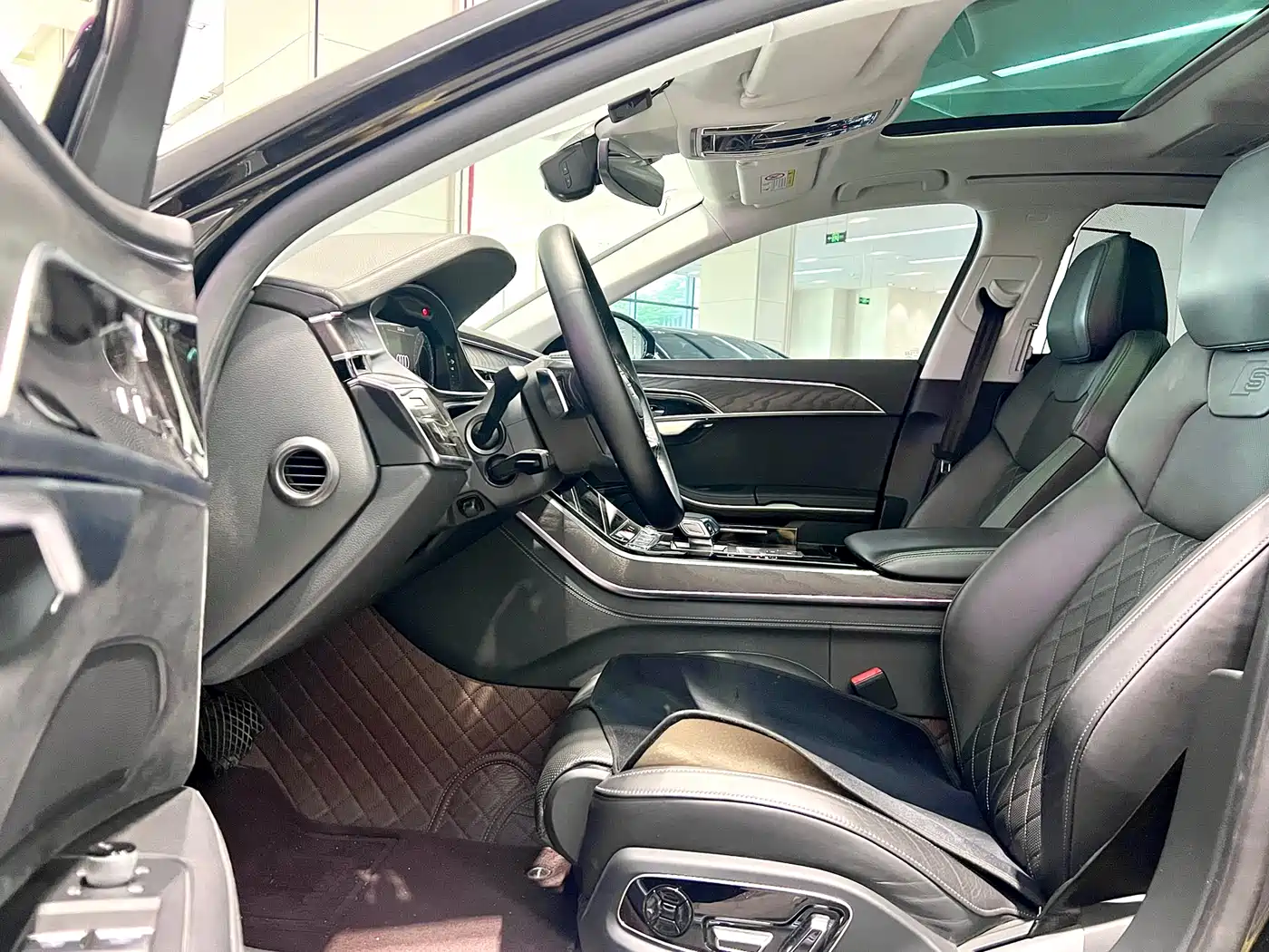 Audi A8 2023 A8L 50 TFSI quattro Exclusive фото 7