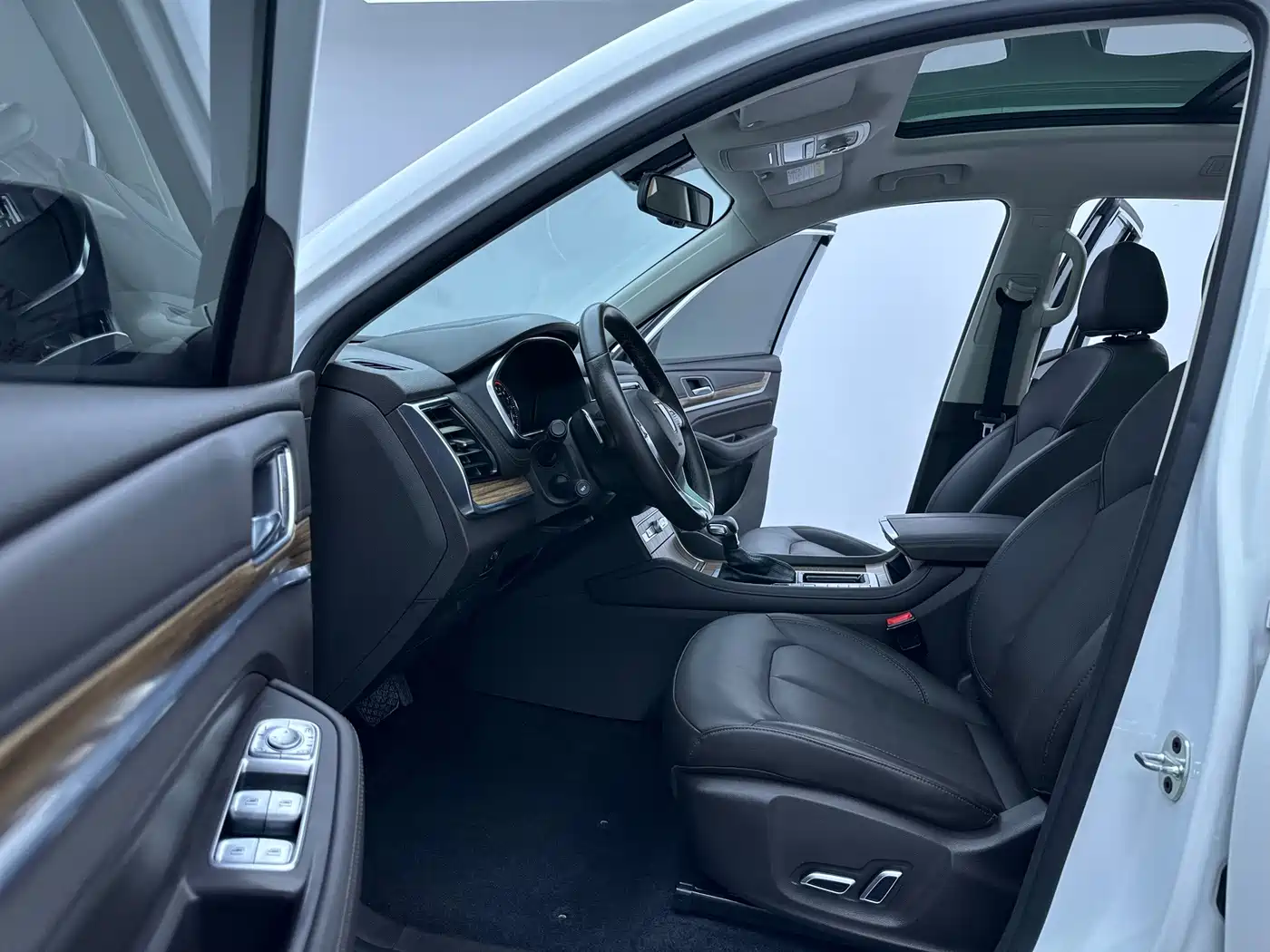 Roewe RX8 2019 2018 30T Smart Internet 2WD Flagship Edition