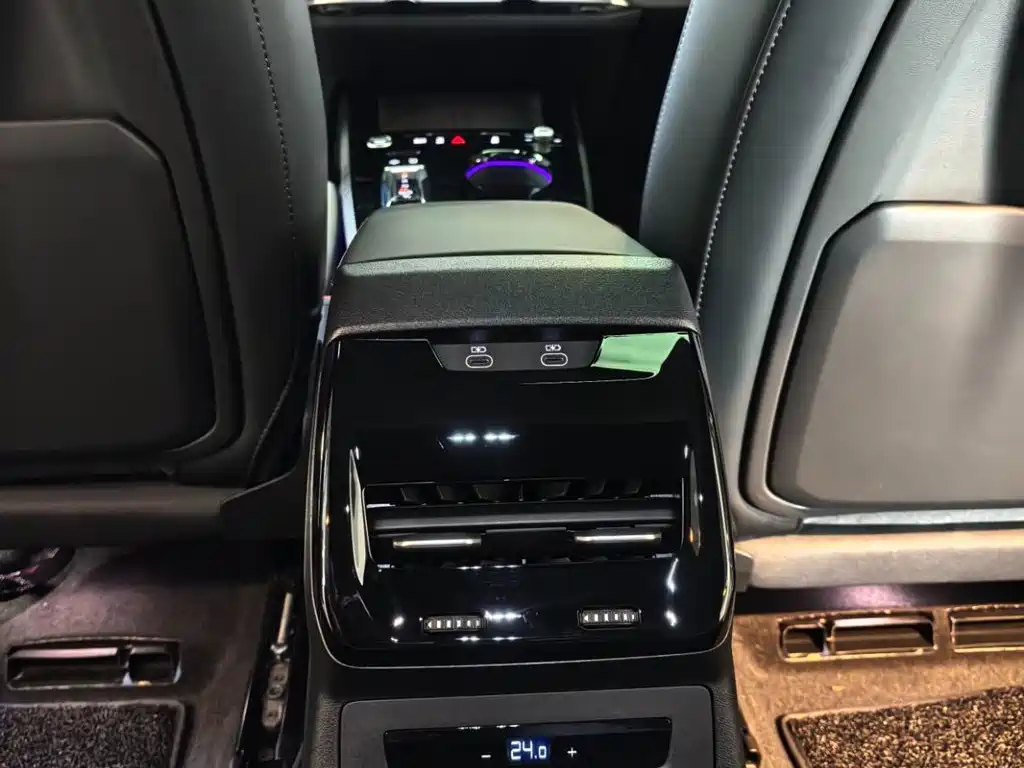 Photo 10 - Audi A5L