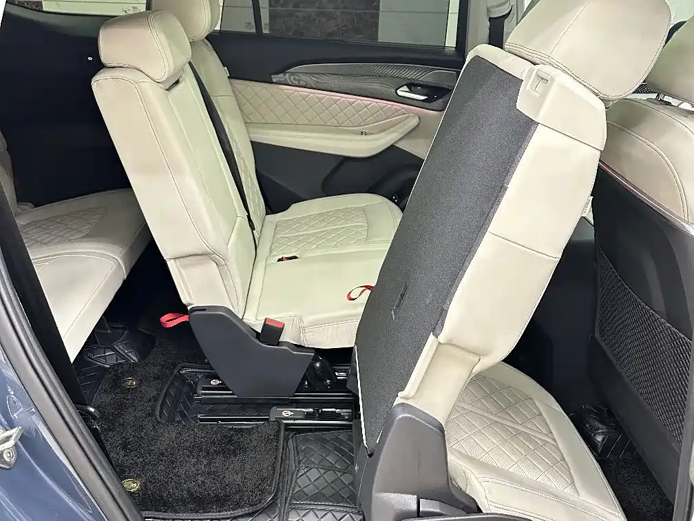 Audi Q6 2022 2023 45 TFSI quattro Uniform Cloud Yulin Package
