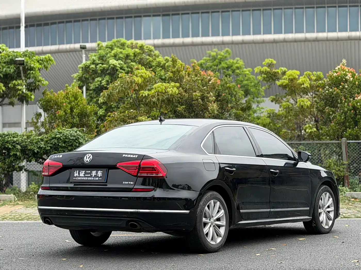 Volkswagen Passat 2017 330TSI DSG Prestige фото 4