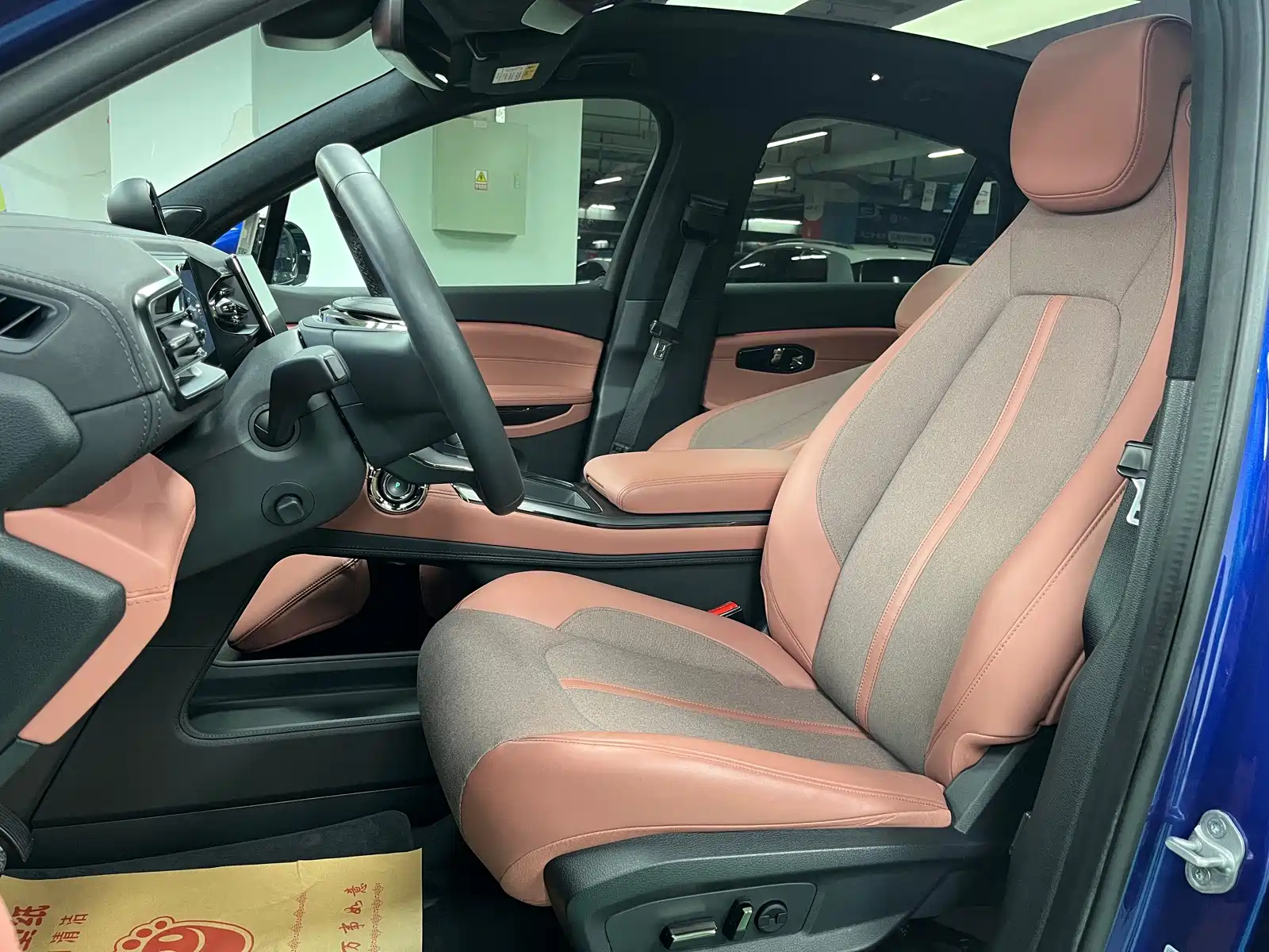 Фото 8 - NIO EC6