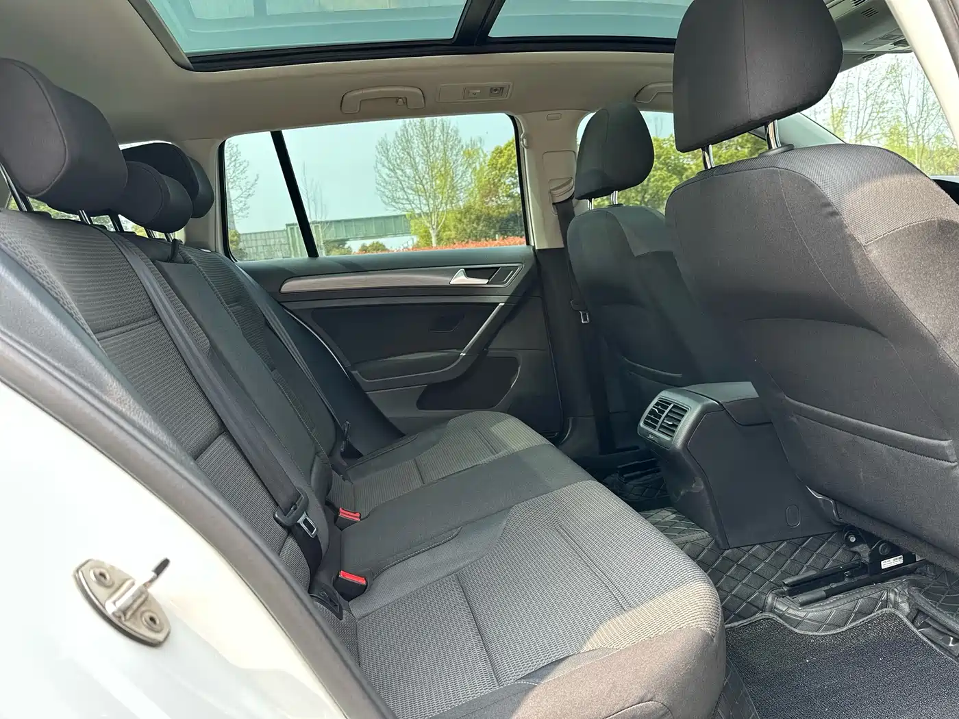 Volkswagen Golf (Import) 2019 1.8TSI Wagon фото 11