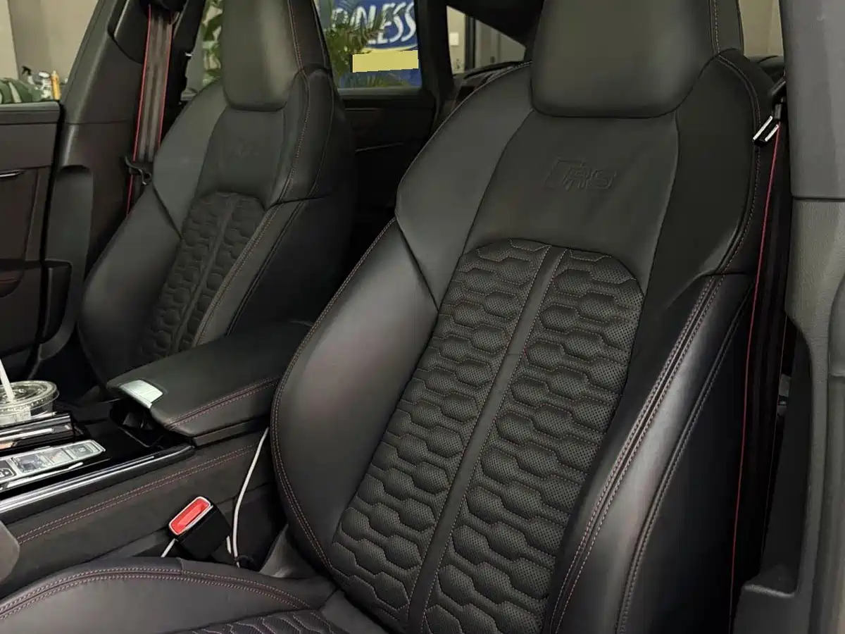 Photo 8 - Audi RS 7