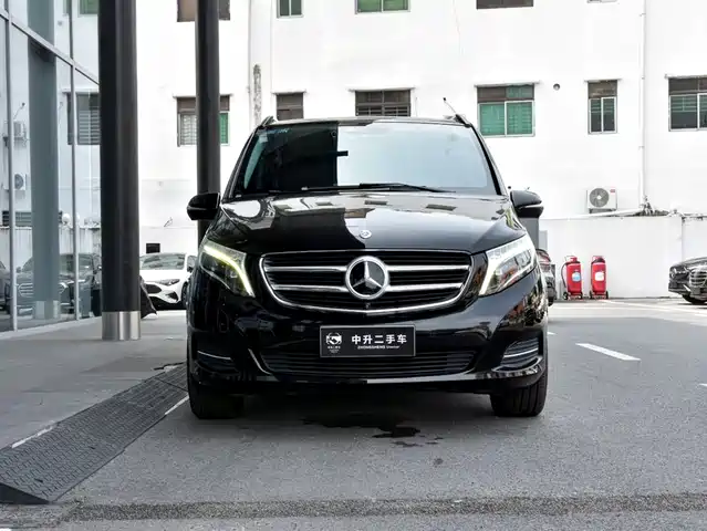 Mercedes-Benz V-Class 2018 V 260 Premium Edition China VI — фото 2