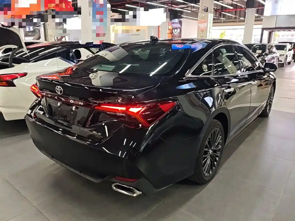 Toyota Avalon 2022 2.0L XLE Premium фото 7