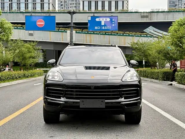 Porsche Cayenne 2023 Cayenne 3.0T Platinum Edition — фото 2