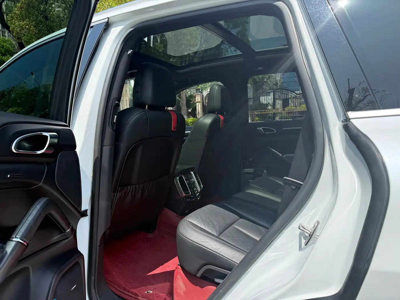Porsche Cayenne 2014 Cayenne Platinum Edition 3.0T фото 17