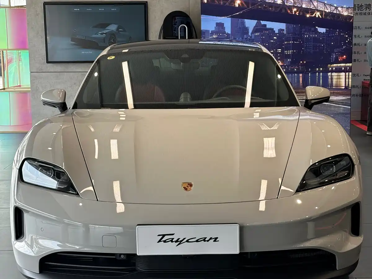 Porsche Taycan 2026 Taycan 4 фото 2
