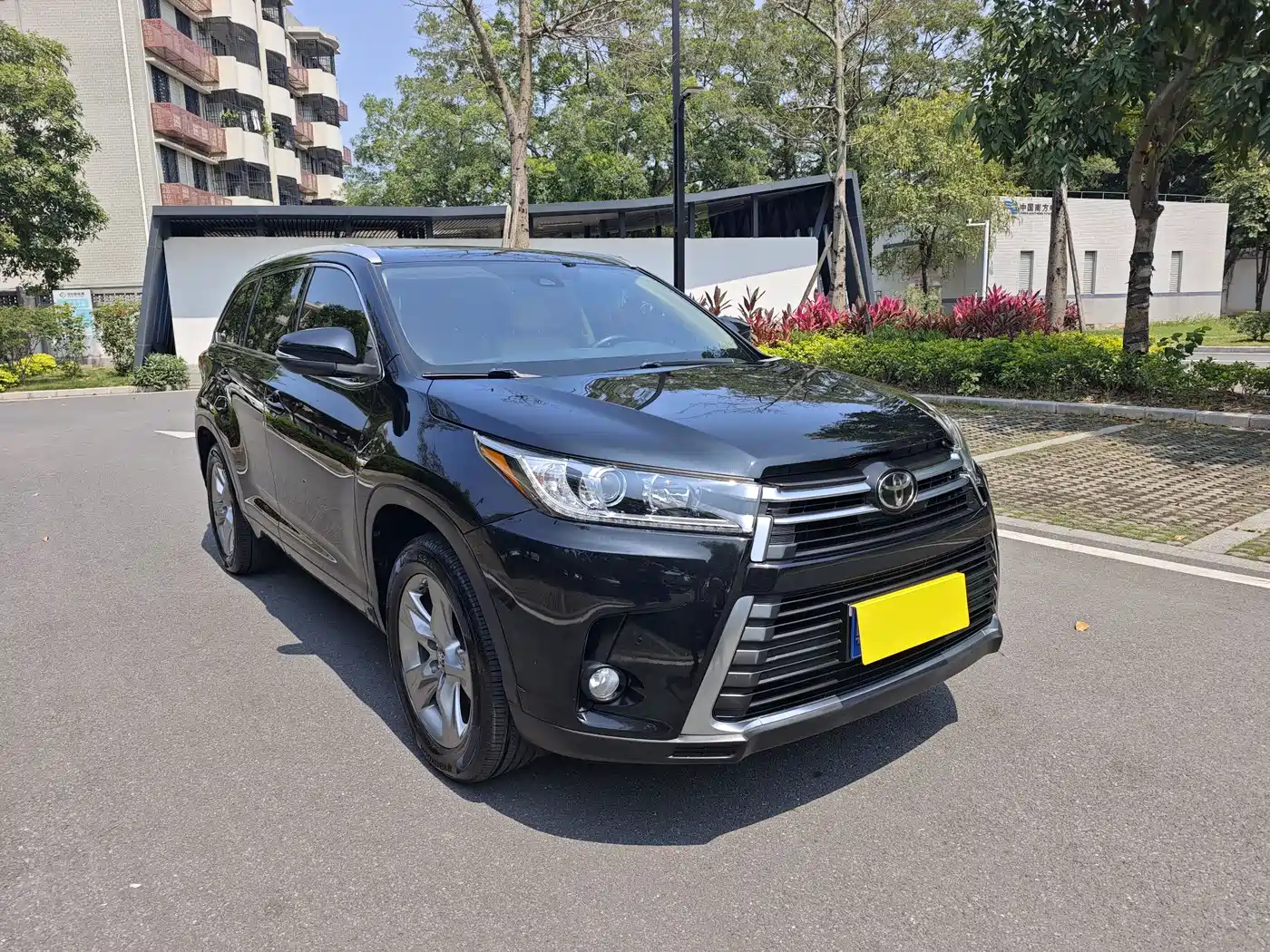 TOYOTA HIGHLANDER