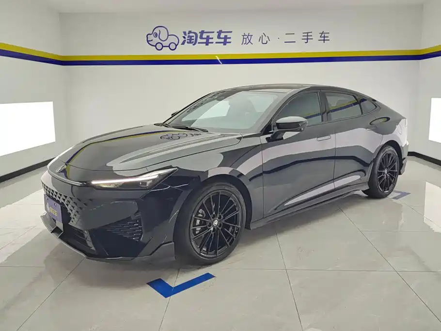 Changan UNI-V 2024 1.5T Deluxe Sport