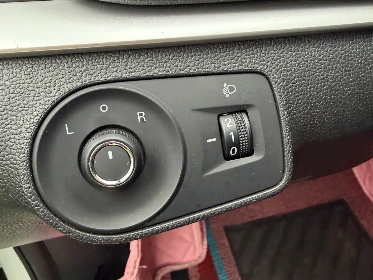 Roewe i6 2022 2020 PLUS 20T TST Internet Glory Smart Premium Edition