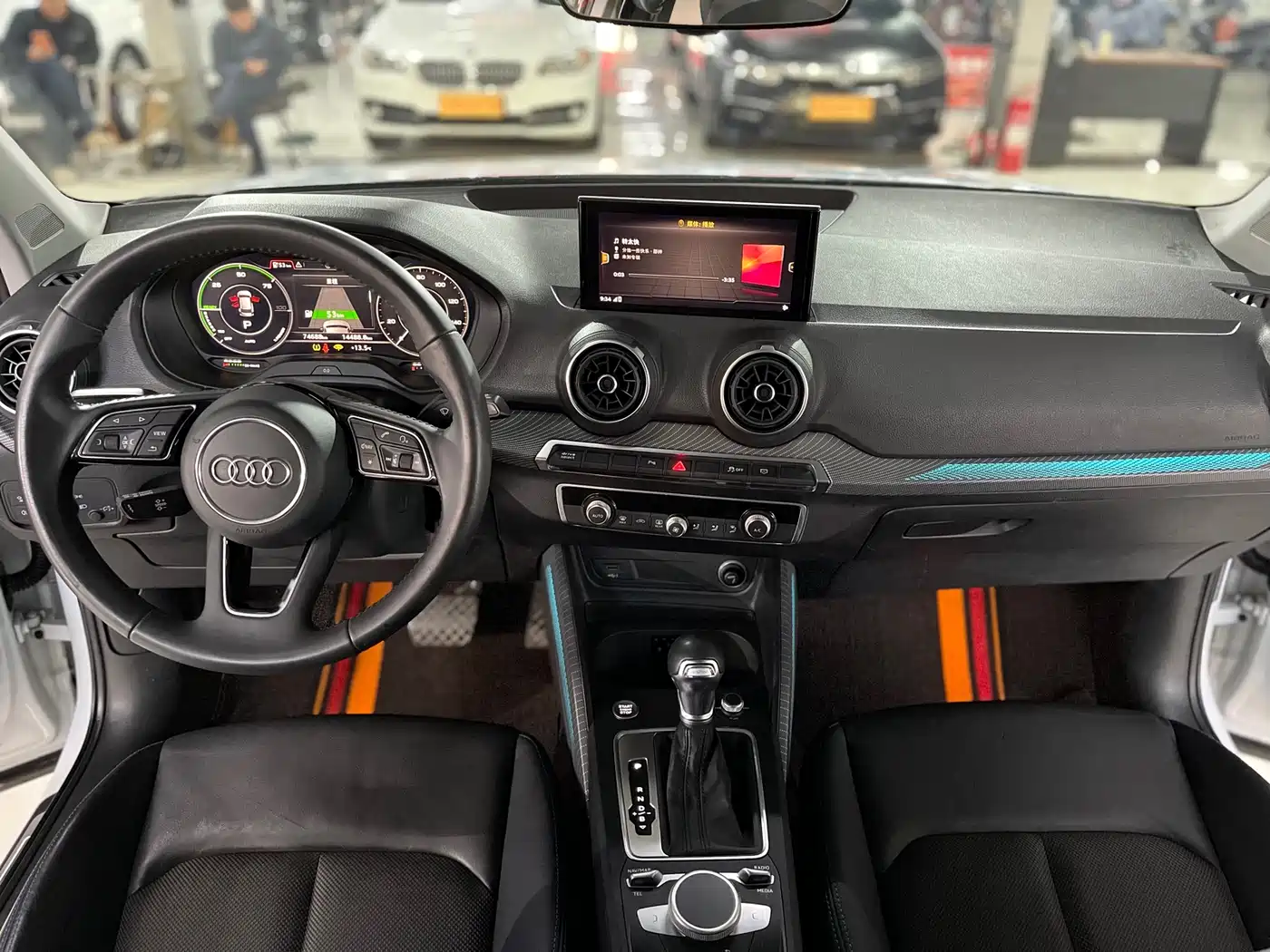 AUDI Q2L E TRON