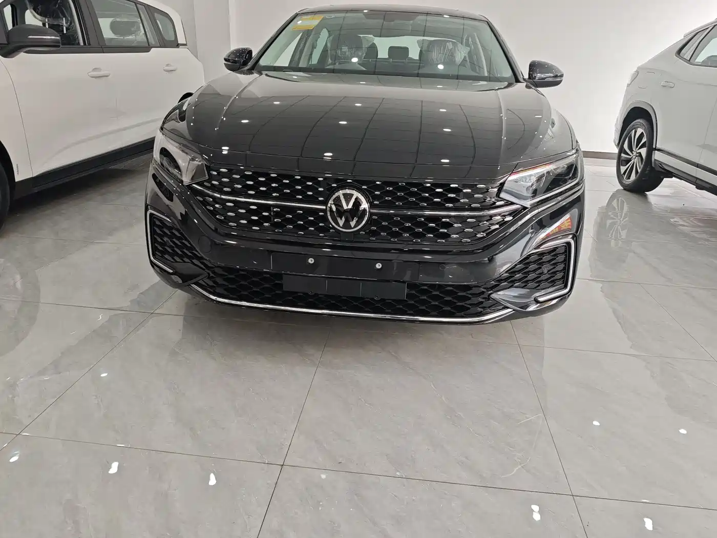 Volkswagen Passat 2026 Outstanding Edition 330TSI Starlight Elite Version фото 2