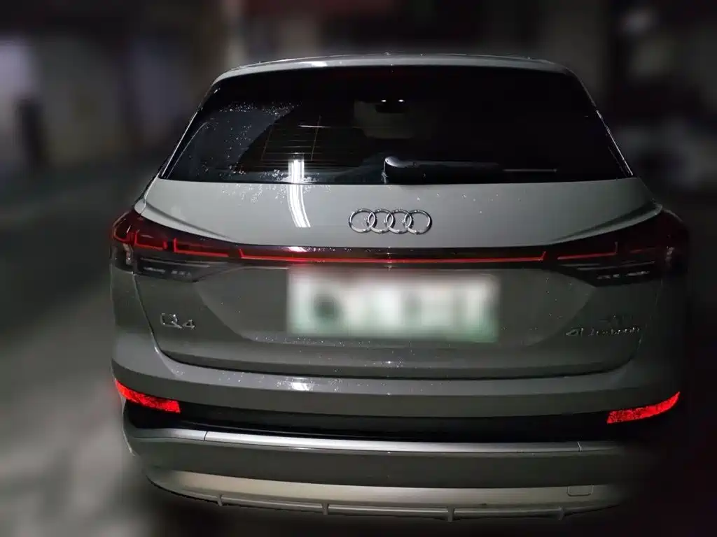 Фото 3 - Audi Q4 e-tron