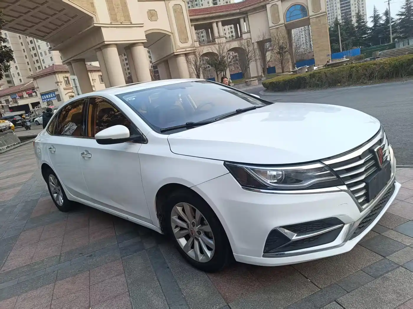 ROEWE I6 NEW ENERGY