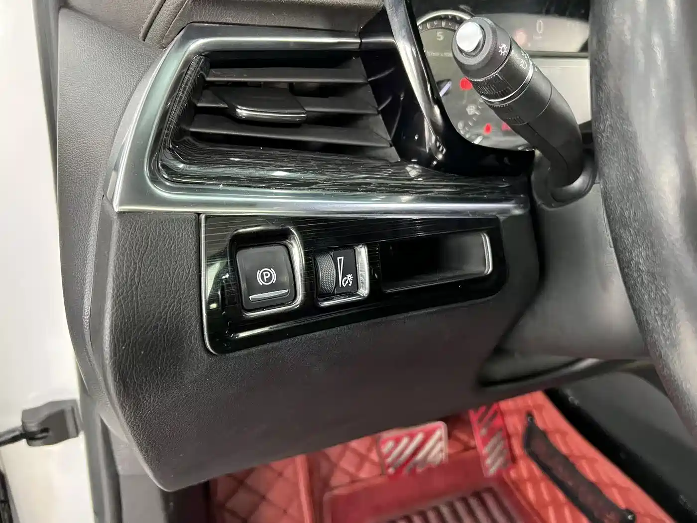Cadillac XT5 2020 28T Luxury Model фото 15