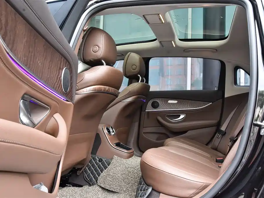 Mercedes-Benz E-Class, миниатюра 17