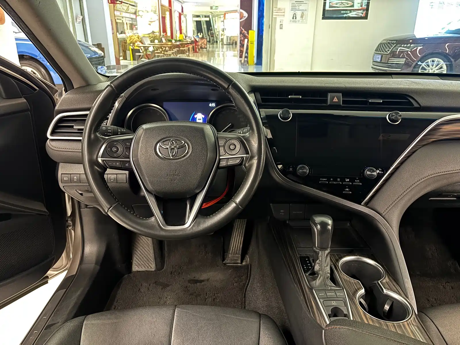 صورة 14 - Toyota Camry