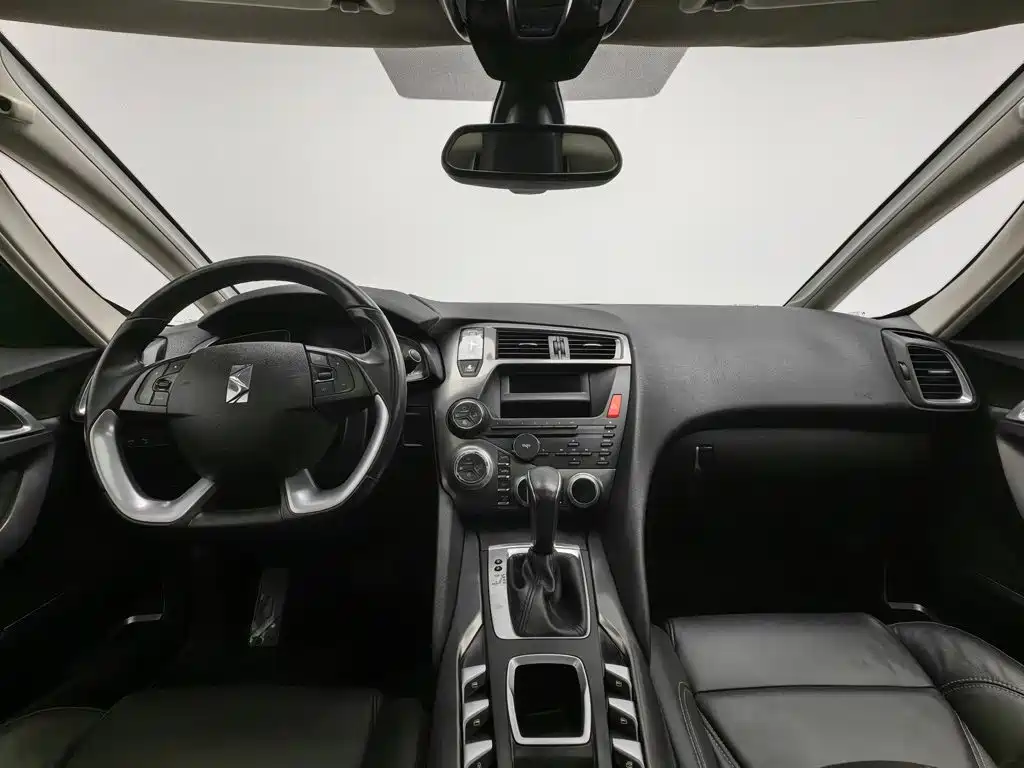 DS 5 2014 2013 1.6T Elegance THP160