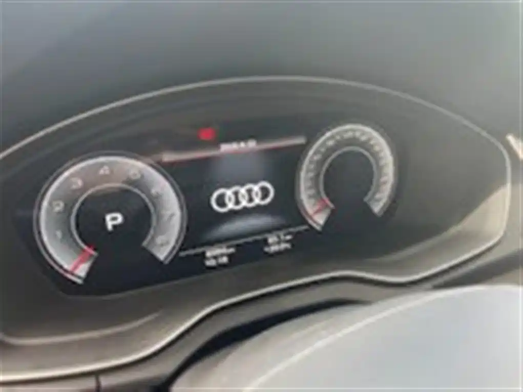Фото 7 - Audi Q5L