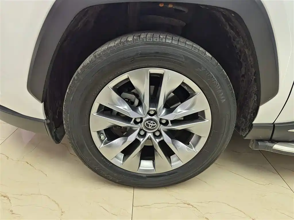Toyota Wildlander 2022 2.0L CVT FWD Luxury Edition фото 8