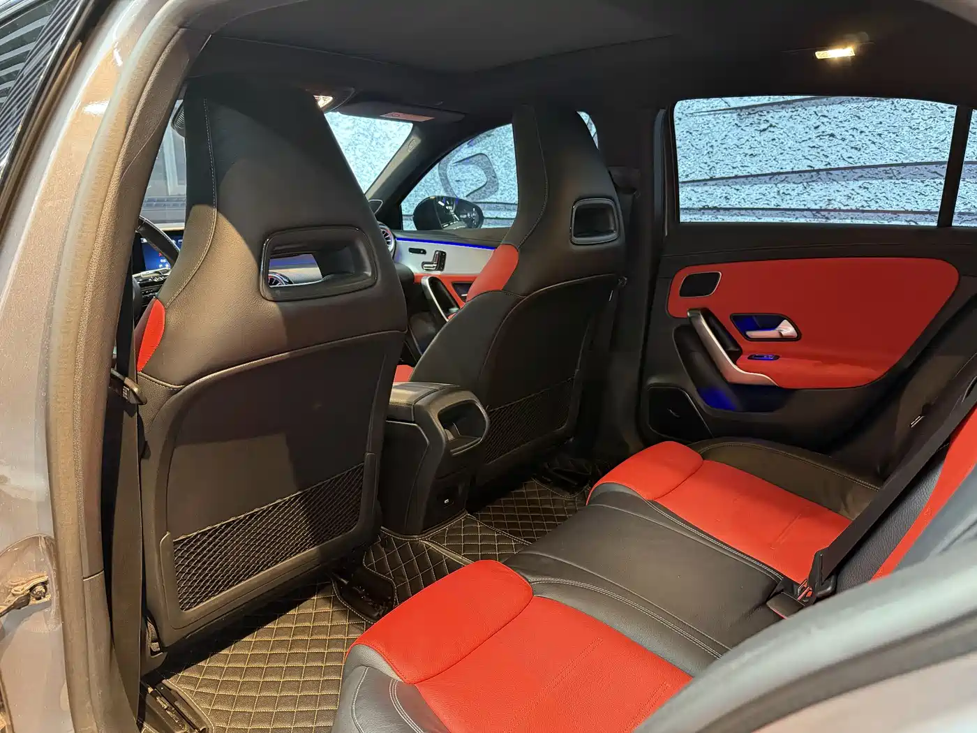 Mercedes-Benz A-Class AMG (Import) 2024 AMG A 35 4MATIC фото 9